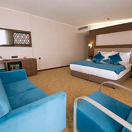 Hotel Ramada Encore By Wyndham Selcuklu 3*